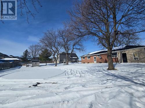 8199 Twenty Road E, Hamilton, ON - Outdoor