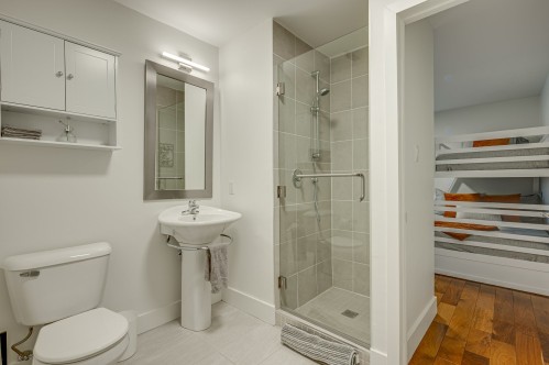 Bathroom - 305 Crois. Des Neiges, Saint-Sauveur, QC - Indoor Photo Showing Bathroom