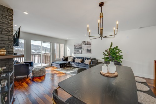 Dining Room - 305 Crois. Des Neiges, Saint-Sauveur, QC - Indoor With Fireplace