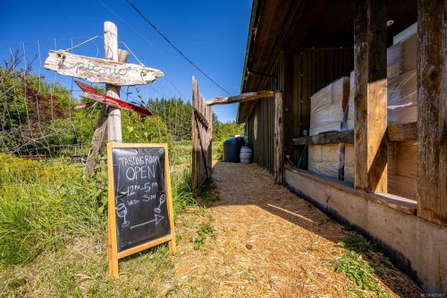 1885 Central Rd, Hornby Island, BC 