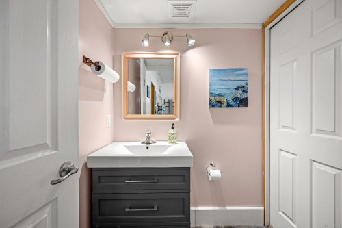 1885 Central Rd, Hornby Island, BC 