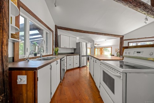 1885 Central Rd, Hornby Island, BC 