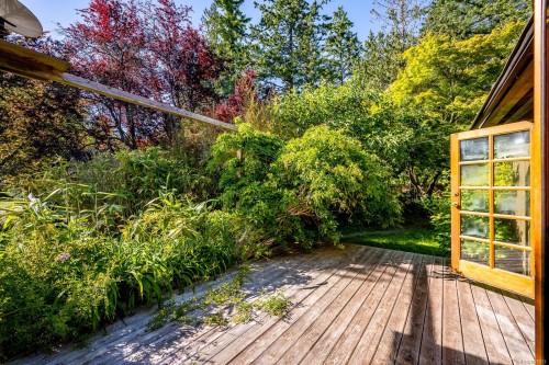 1885 Central Rd, Hornby Island, BC 