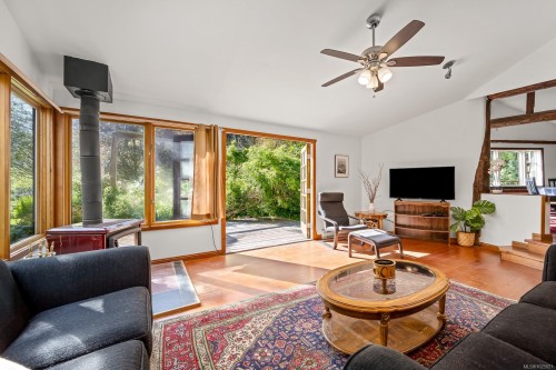 1885 Central Rd, Hornby Island, BC 