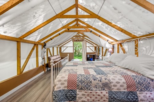1885 Central Rd, Hornby Island, BC 