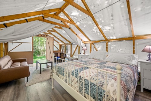 1885 Central Rd, Hornby Island, BC 