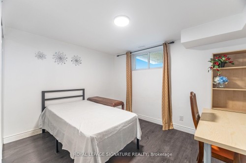406 Tamarack Drive, Waterloo, ON - Indoor Photo Showing Bedroom