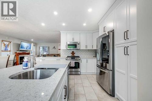 13 Dillon Close, Red Deer, AB 