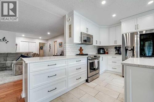 13 Dillon Close, Red Deer, AB 