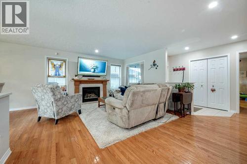 13 Dillon Close, Red Deer, AB 