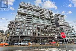 423 - 111 BATHURST STREET  Toronto, ON M5V 0M9