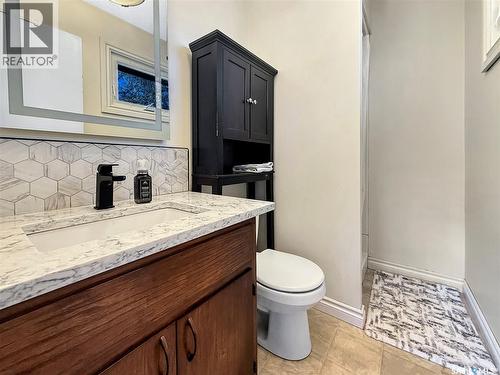 372 Hayes Drive, Swift Current, SK - Indoor Photo Showing Bathroom