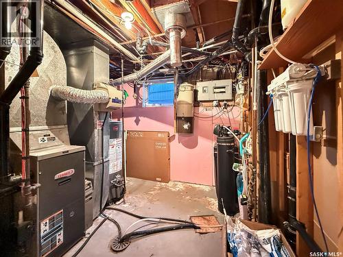 372 Hayes Drive, Swift Current, SK - Indoor Photo Showing Basement
