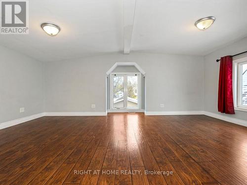 180 Rosslyn Avenue N, Hamilton, ON - Indoor Photo Showing Other Room