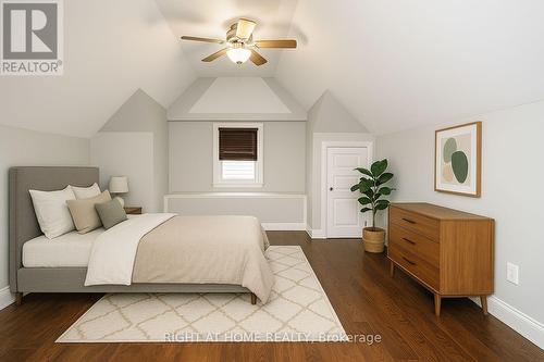 180 Rosslyn Avenue N, Hamilton, ON - Indoor Photo Showing Bedroom