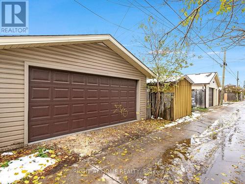 180 Rosslyn Avenue N, Hamilton, ON - Outdoor