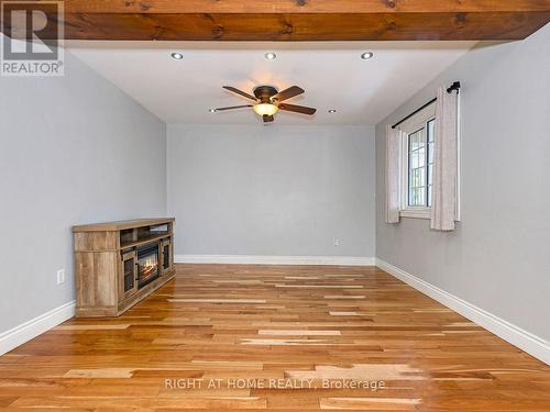 180 Rosslyn Avenue N, Hamilton, ON - Indoor Photo Showing Other Room