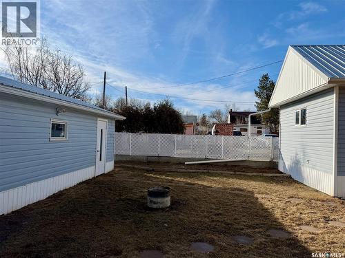 133 Railway Avenue, Ponteix, SK - Outdoor With Exterior