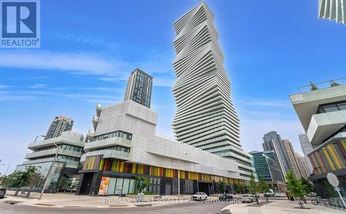 2708 - 3900 CONFEDERATION PARKWAY N  Mississauga, ON L5B 0M3