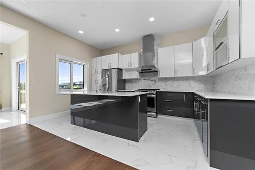 4 Discovery Cove, Headingley, MB 