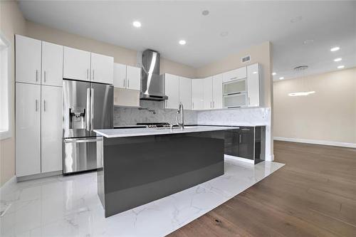 4 Discovery Cove, Headingley, MB 