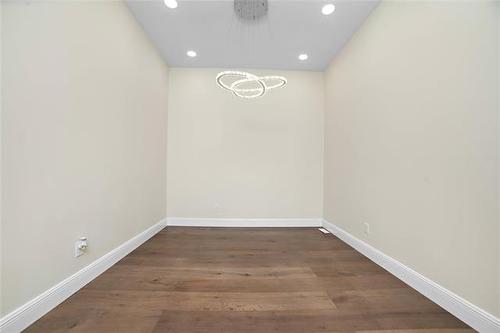 4 Discovery Cove, Headingley, MB 