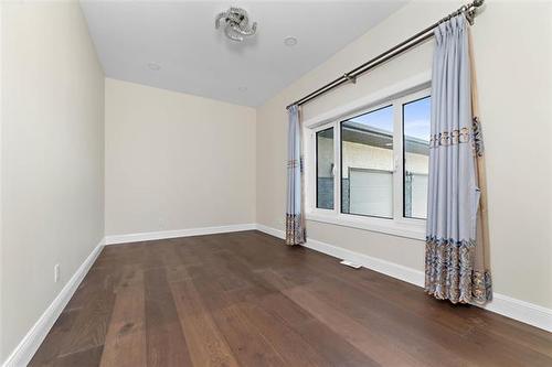 4 Discovery Cove, Headingley, MB 