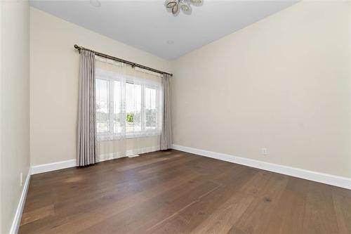 4 Discovery Cove, Headingley, MB 