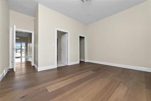 4 Discovery Cove, Headingley, MB 