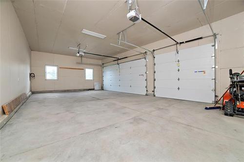 4 Discovery Cove, Headingley, MB 