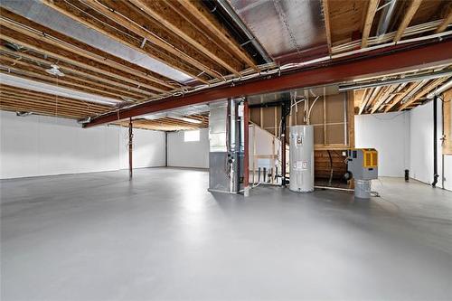 4 Discovery Cove, Headingley, MB 