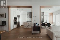 34 METEORITE STREET  Richmond Hill, ON L4C 4M9