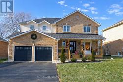 43 MCGUIRE CRESCENT  Uxbridge, ON L9P 1V4
