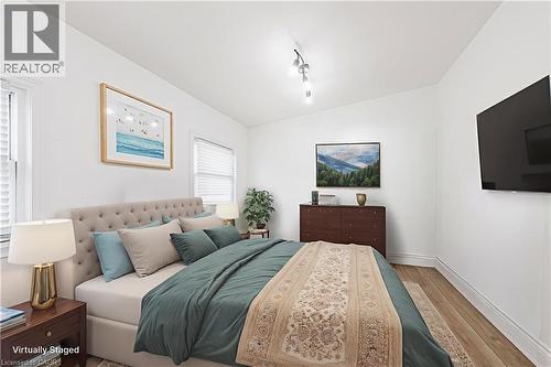 258 West 19Th Street, Hamilton, ON - Indoor Photo Showing Bedroom