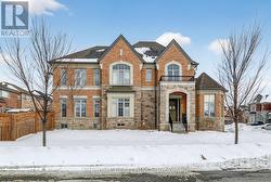 94 BRABIN CIRCLE  Whitby, ON L1P 0C1
