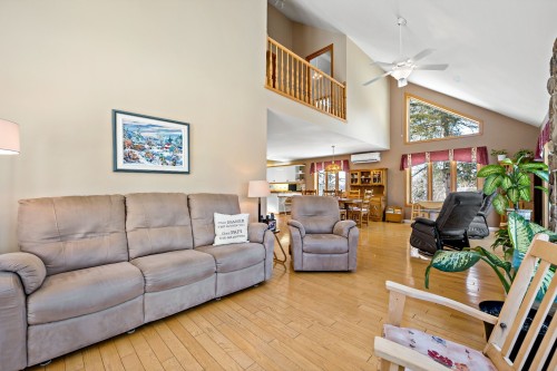 Salon - 365 Ch. De La Digue, Mont-Tremblant, QC - Indoor Photo Showing Living Room