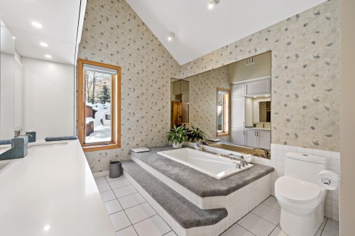 Salle de bains attenante à la CCP - 365 Ch. De La Digue, Mont-Tremblant, QC - Indoor Photo Showing Bathroom
