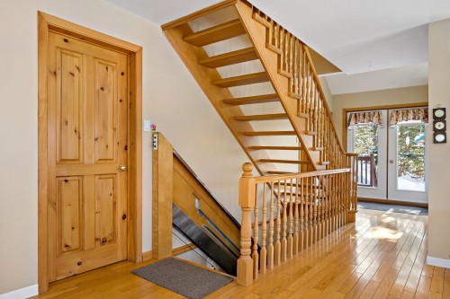 Escalier - 365 Ch. De La Digue, Mont-Tremblant, QC - Indoor Photo Showing Other Room