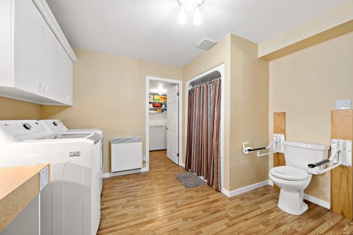 Salle de bains - 365 Ch. De La Digue, Mont-Tremblant, QC - Indoor Photo Showing Laundry Room
