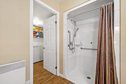 Salle de bains attenante à la CCP - 