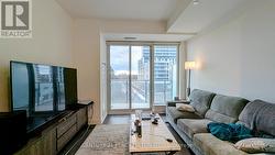 N539 - 7 GOLDEN LION HEIGHTS  Toronto, ON M2M 0C1