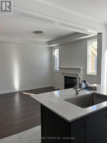 9 Moss Drive E, Markham, ON - Indoor Photo Showing Kitchen