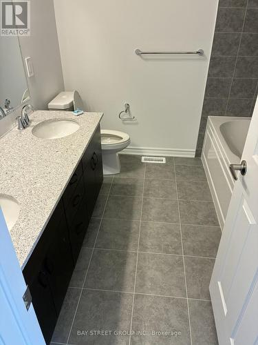 9 Moss Drive E, Markham, ON - Indoor Photo Showing Bathroom