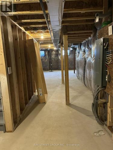 9 Moss Drive E, Markham, ON - Indoor