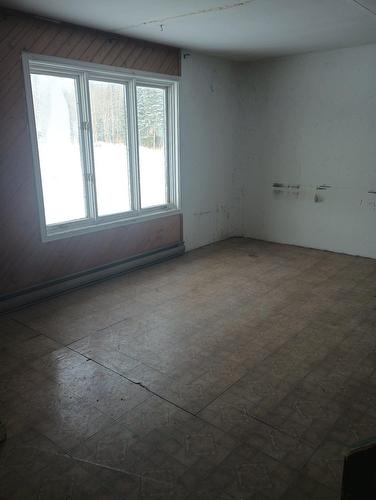 Salon - 611 Ch. St-Edmond, Saint-Barthélemy, QC - Indoor Photo Showing Other Room