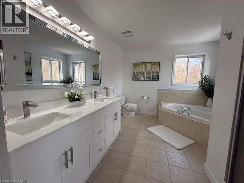 156 Lynnette Drive, Hamilton, ON - Indoor Photo Showing Bathroom