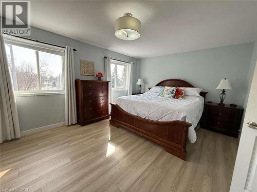 156 Lynnette Drive, Hamilton, ON - Indoor Photo Showing Bedroom