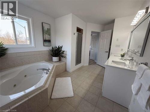 156 Lynnette Drive, Hamilton, ON - Indoor Photo Showing Bathroom