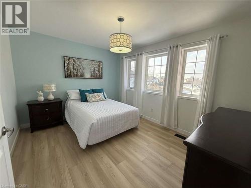 156 Lynnette Drive, Hamilton, ON - Indoor Photo Showing Bedroom