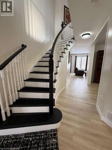 156 Lynnette Drive, Hamilton, ON - Indoor Photo Showing Other Room